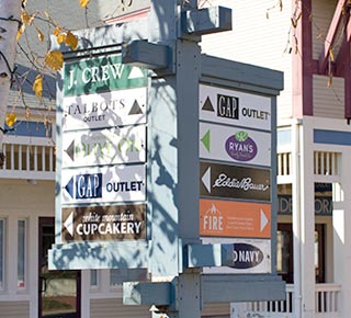 Tax-free Outlet Shopping at Settlers Green